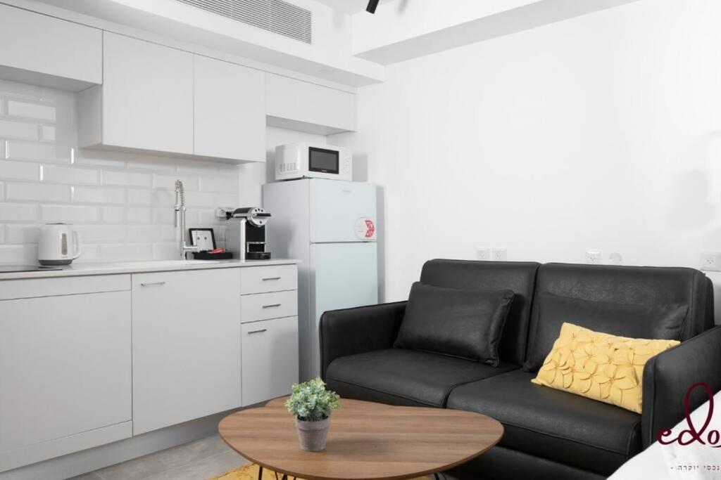 דירת סטודיו מעוצבת 50 מטר מהים - By Edom Apartment Eilat